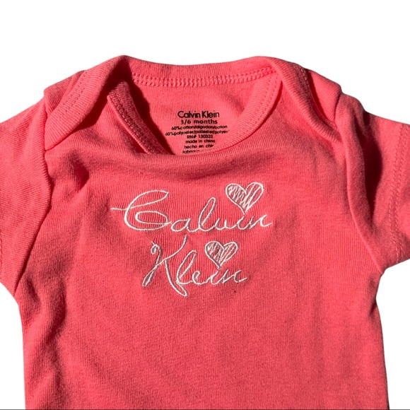 Calvin Klein Logo Pink Heart Onesie Bodysuit Baby 3-6 Months - Picture 4 of 6